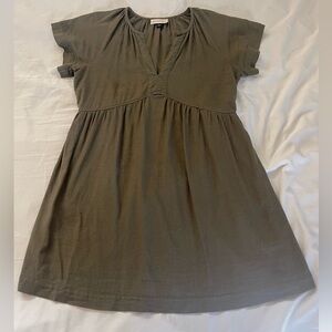Universal Thread - XS in moss green dress with pockets